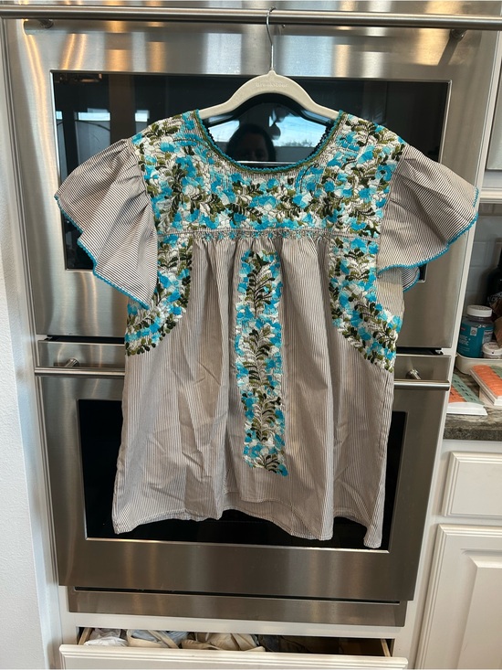 Margarita mercantile Tops - Margarita mercantile Embroidered Flutter Sleeve Mexican blouse size M?